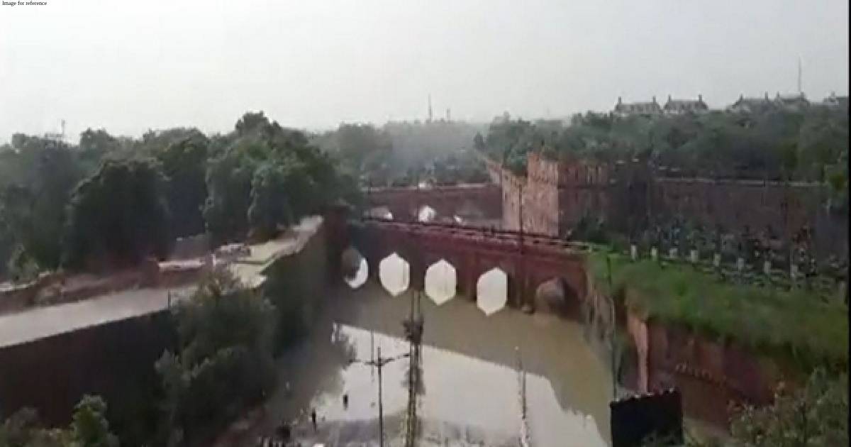 Delhi: River Yamuna water level recedes gradually, shut water plants to be operational soon